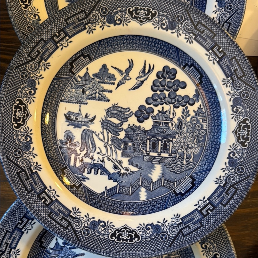 Classic Blue and White Dinner Plate Set